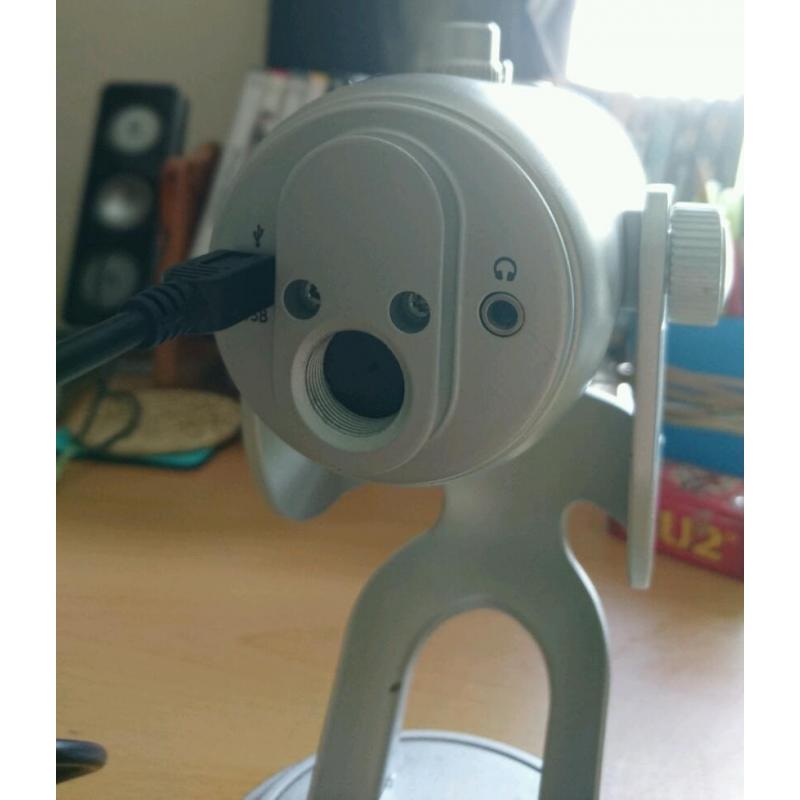 Blue yeti + pop filter