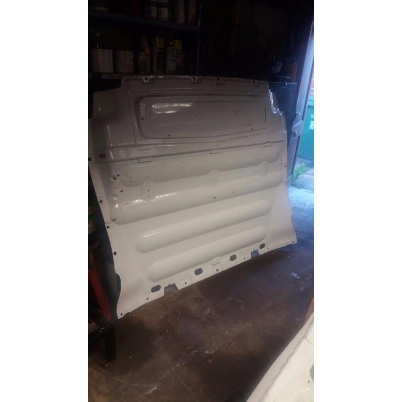 STEEL BULKHEAD VIVARO/TRAFIC/PRIMASTAR