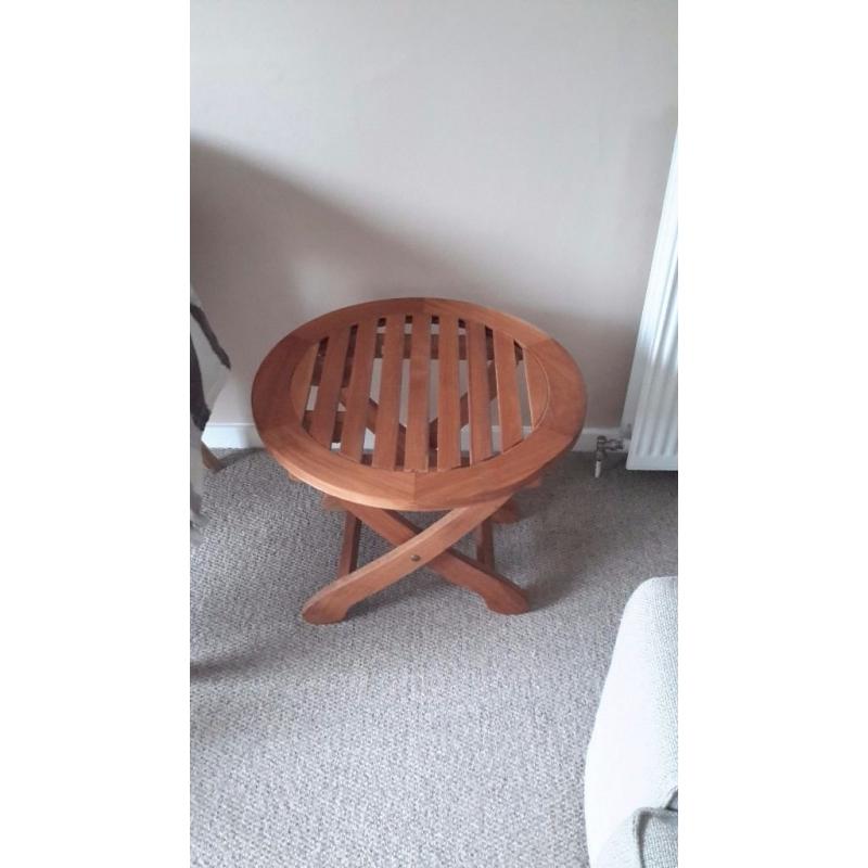 solid wood foldable small coffee/side table