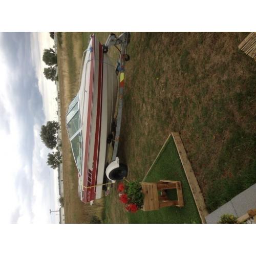 Beautifull searay speedboat in vgc includes roll on trailer fully service well looked after boat