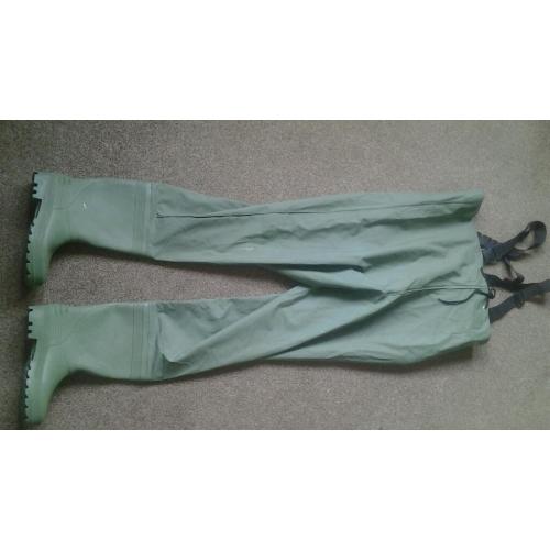 Snow waders