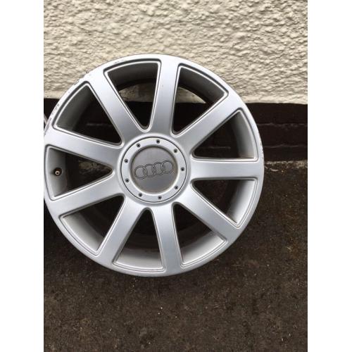 X4 Audi 18" Alloy wheels