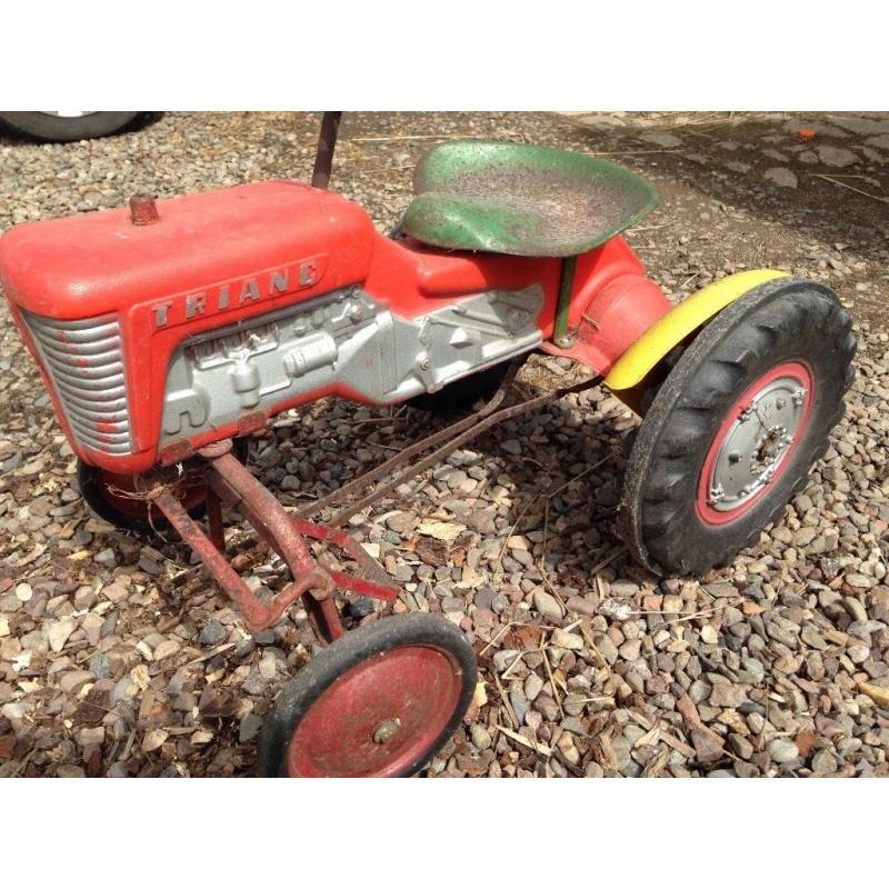 Classic Triang Pedal Tractor