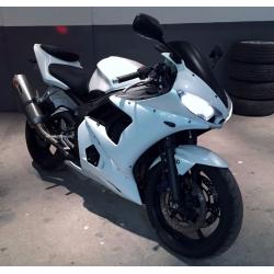 STUNNING "ONE OFF" 2005 Yamaha YZF R6 ( Portuguese Bike ) NEVER SEEN THE RAIN, Pearl white/Black !