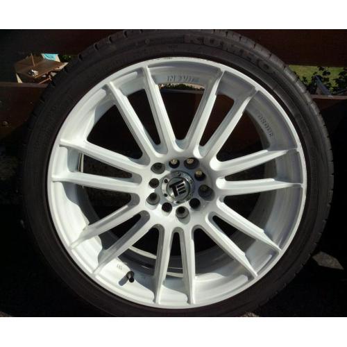 18" inovit white alloys multi fit(subaru/honda etc)