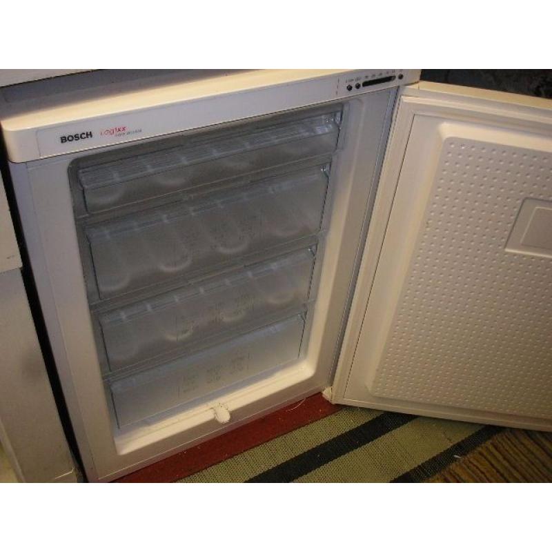 BoschLogix freezer