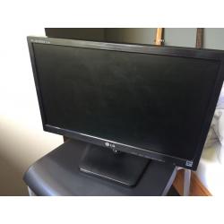LG Flatron 18" Desktop Monitor
