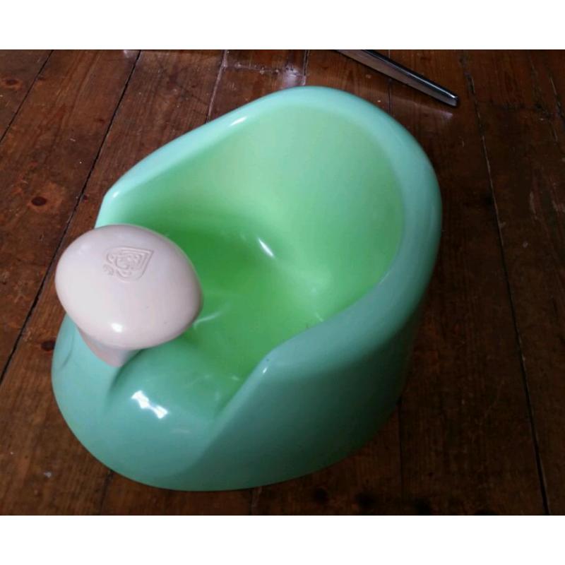 Bumbo type seat