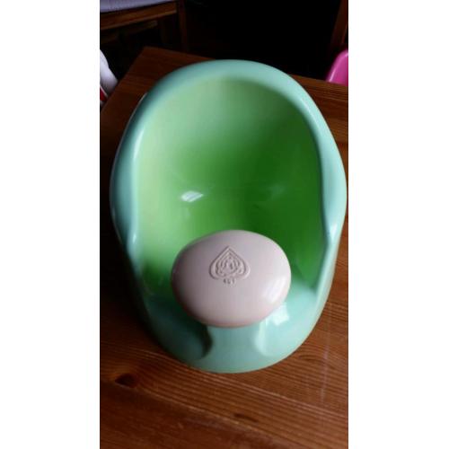 Bumbo type seat