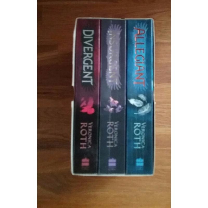 Divergent book set