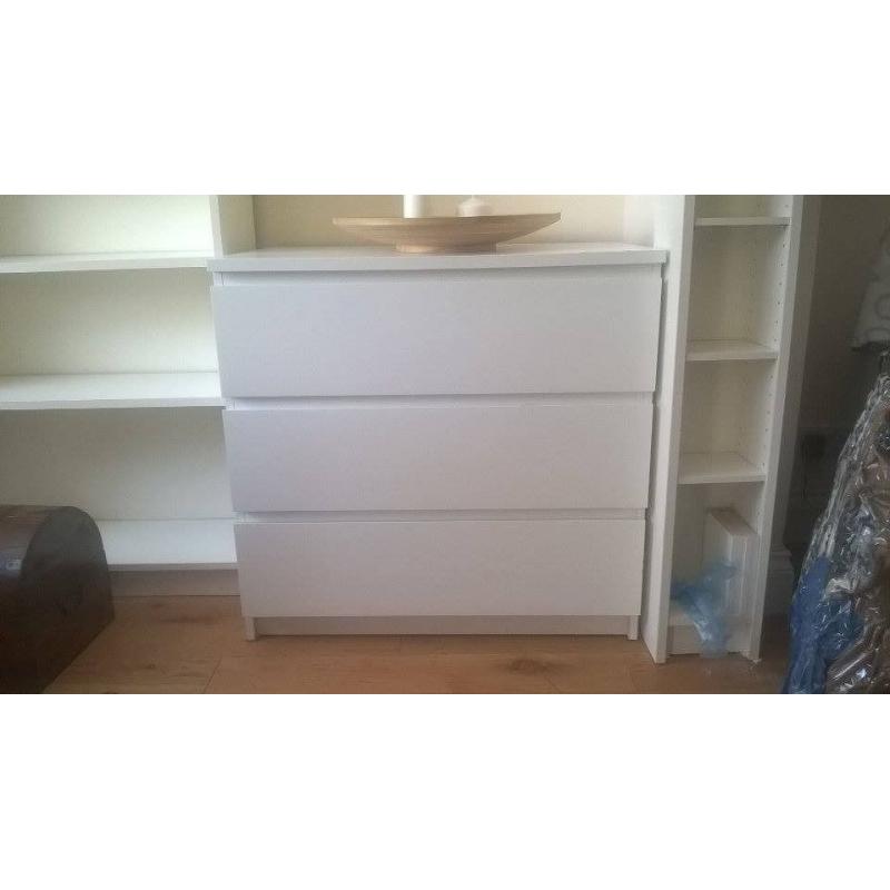 Chest of drawers