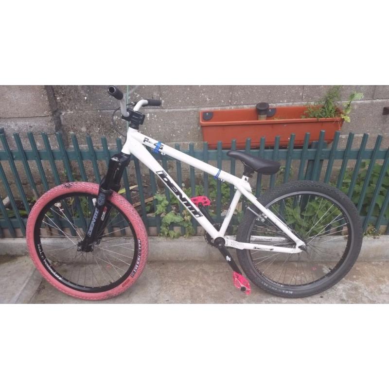 **P-45 IDENTITY JUMP BIKE 24"**