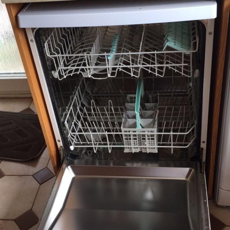 Dishwasher - hot point Aquarius