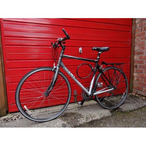 Mans Giant bike, hybrid, frame size large, 24 speed, roads and good tracks, good condition
