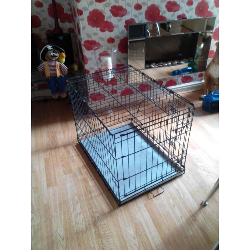 like new meduim sized dog cage