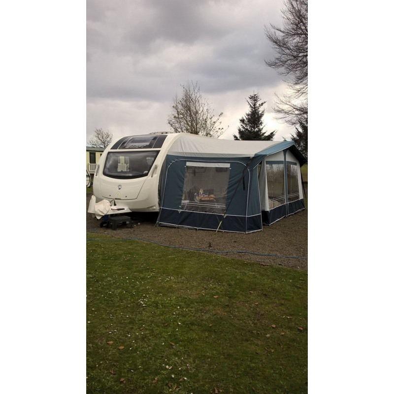 Size 15 awning