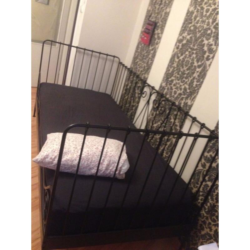 Beautiful Full Single Bed (including mattress, pillow and covers)