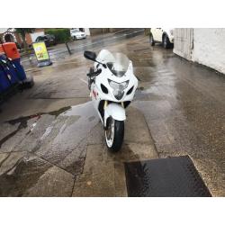 Suzuki GSXR 750 - Great condition, low mileage, with extras
