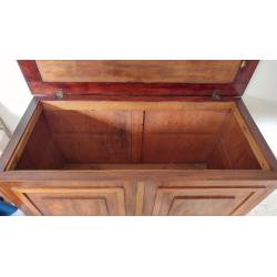 Solid wood storage chest