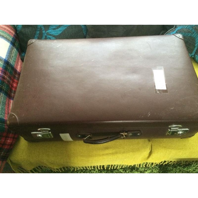 Vintage Globetrotter large brown suitcase Globe-trotter, most famous suitcase in the world, England