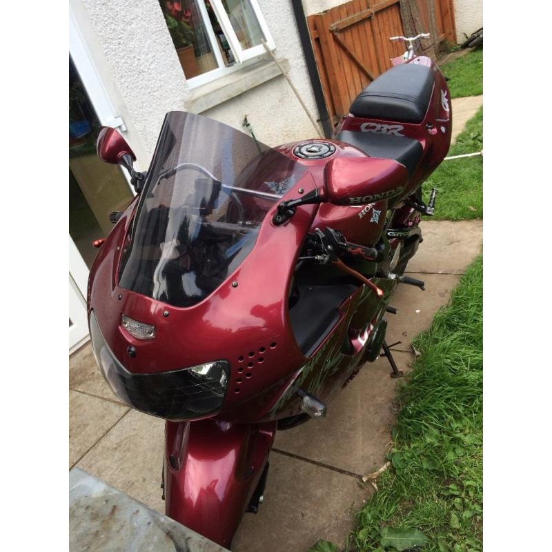 Honda cbr 900rr