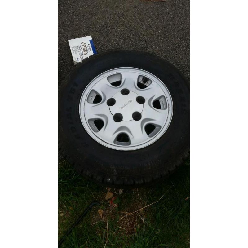 Suzuki vitara alloys and tyres 15s in good condition