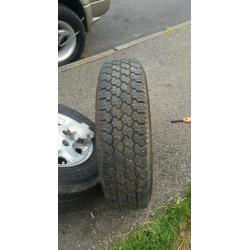 Suzuki vitara alloys and tyres 15s in good condition