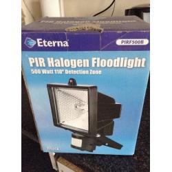 Brand New in box 500w Halogen PIR Floodlight