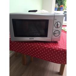 Sanyo microwave