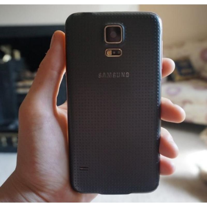Samsung Galaxy S5 Unlocked Smartphone