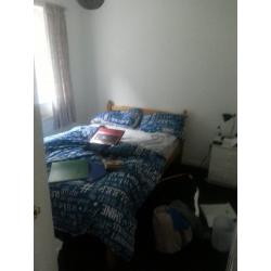 Room to Rent in 3 - Bedroom House