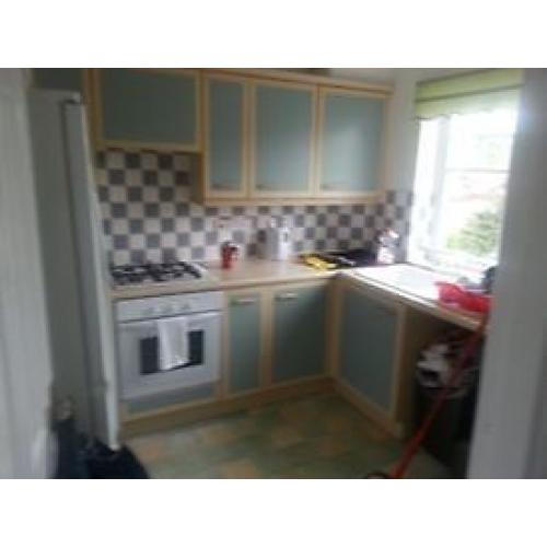Room to Rent in 3 - Bedroom House
