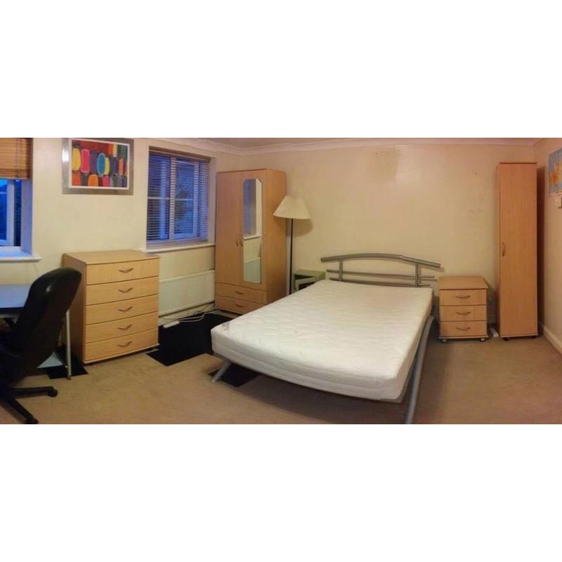 DOUBLE ROOMS EAST LONDON from 90pw roomshared