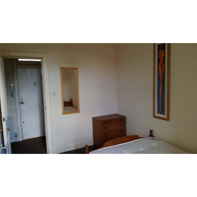 Double Bedroom for Rent in Edinburgh City