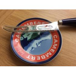 Cheese dish and cheese knife