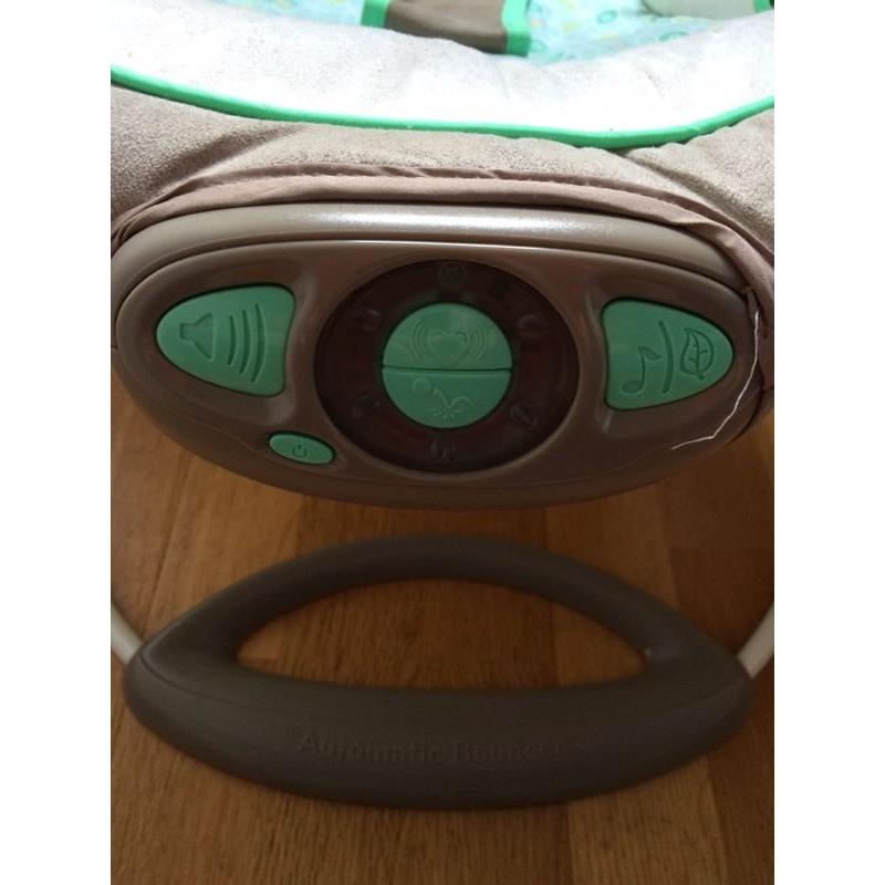 Electronic baby bouncer