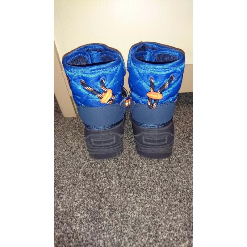 Next. childs size 5 snowboots