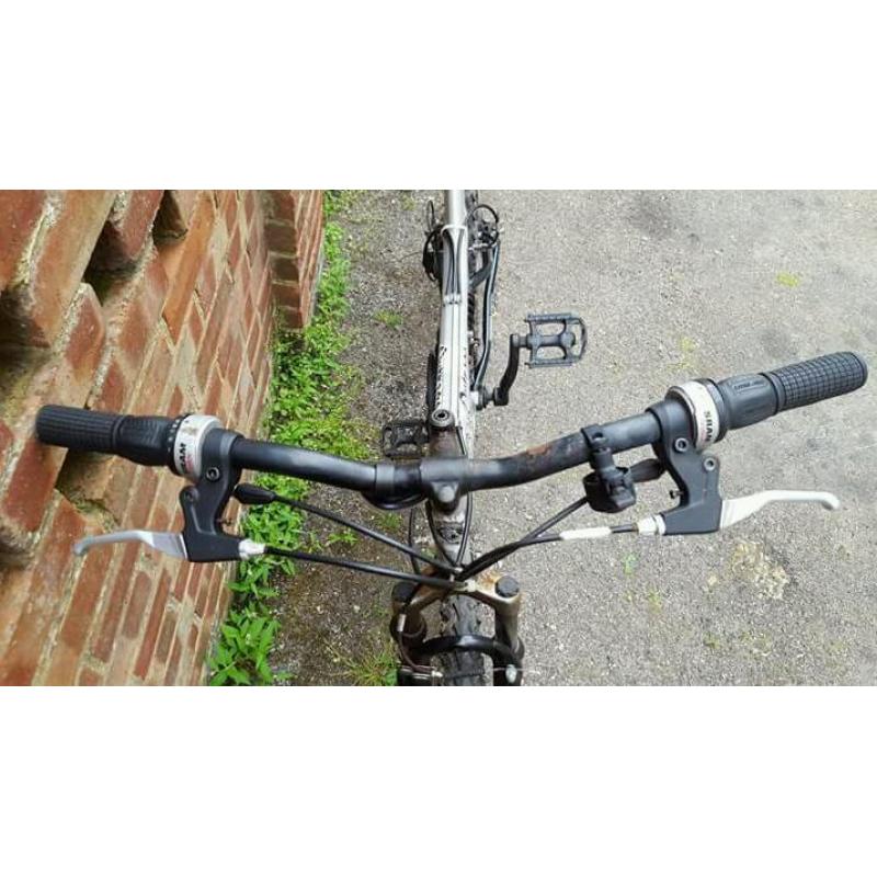 TRAX outrage mountain bike for quick sale