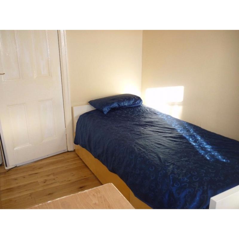 Single Room in a large House with Garden