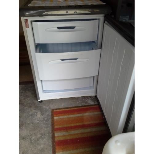 HOTPOINT FREEZER