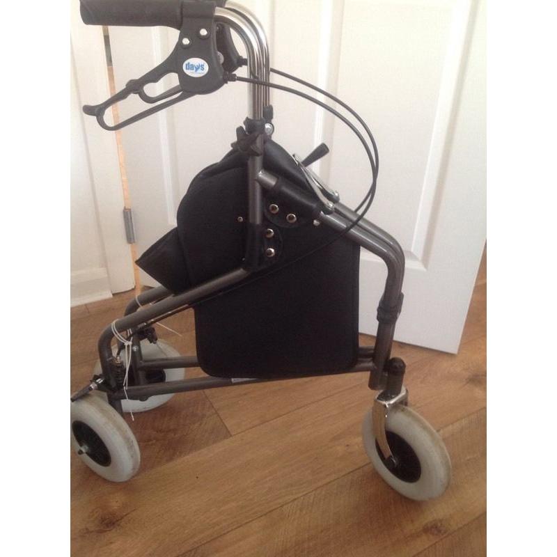 Height-adjustable, Folding wheeled Tri-walker / zimmer with shopping bag