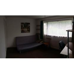 Double bedroom to let in Stapleton Village