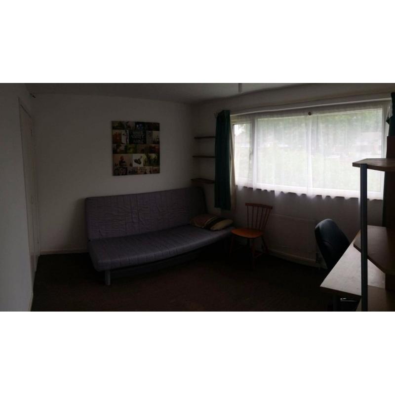 Double bedroom to let in Stapleton Village