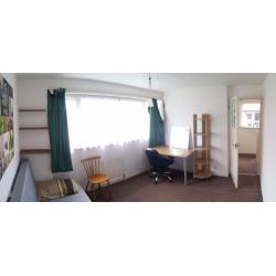 Double bedroom to let in Stapleton Village