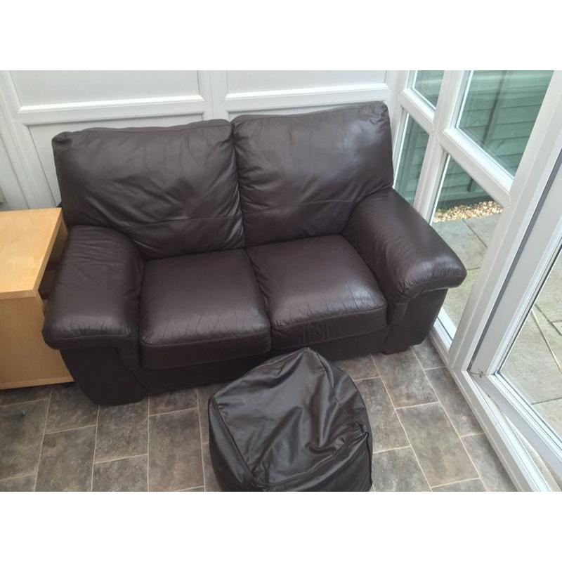 2 SEATER LEATHER SOFA