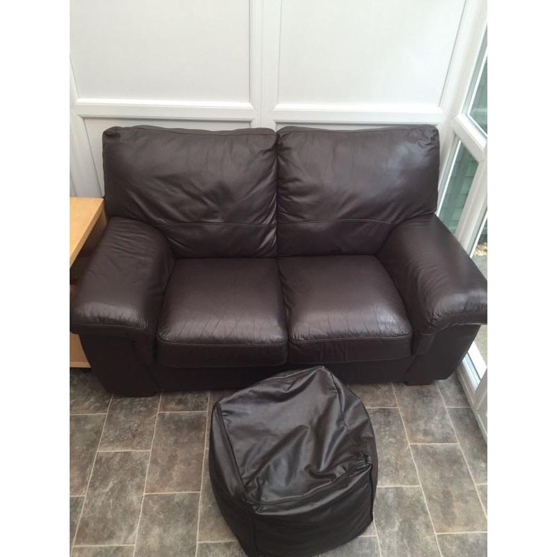 2 SEATER LEATHER SOFA