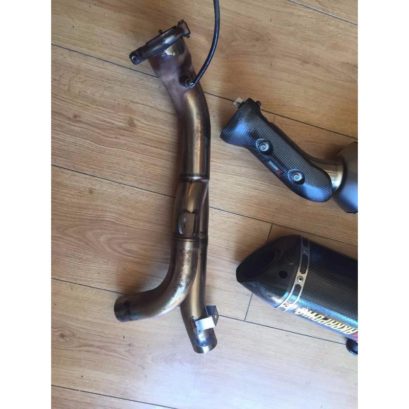 Yamaha R1 Big Bang Exhaust Akrapovic