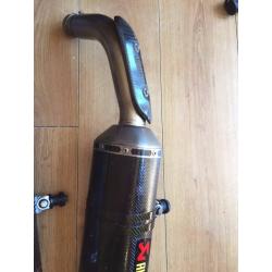 Yamaha R1 Big Bang Exhaust Akrapovic