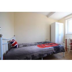 Double Bed in Rooms available for rent in 4-bedroom, 2-storey flatshare in Putney