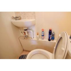 Double Bed in Rooms available for rent in 4-bedroom, 2-storey flatshare in Putney